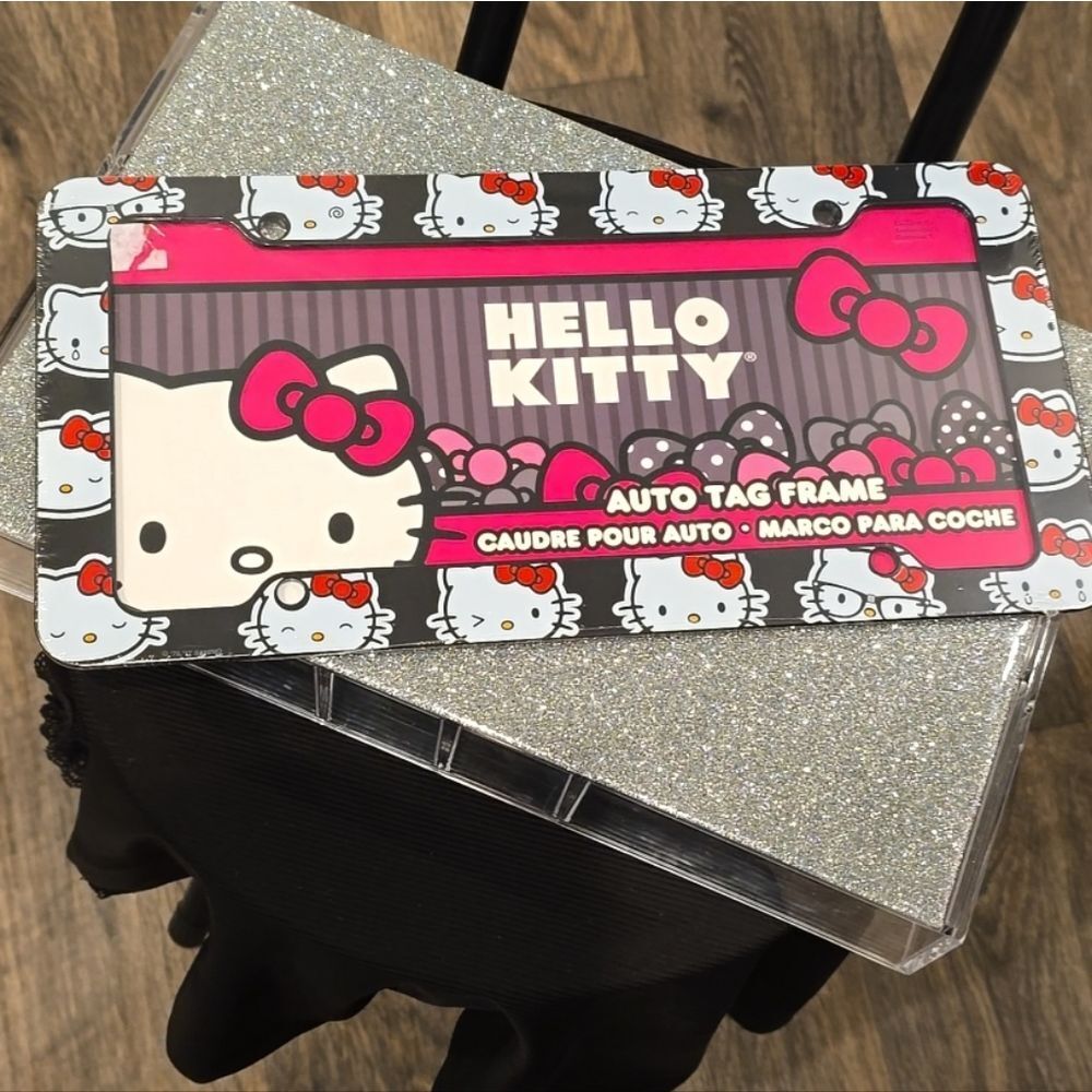 Hello‎ Kitty Logo Auto Tag Frame - Picture 6 of 6